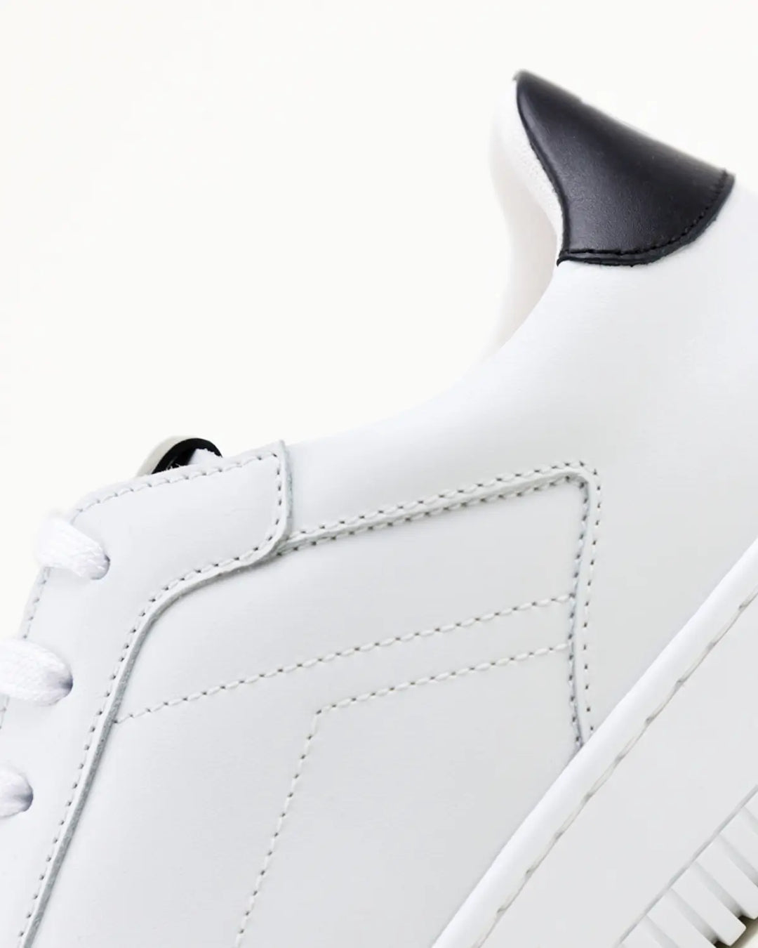 SNEAKERS MARIO TOMAIA BIANCA CON INSERTI NERI