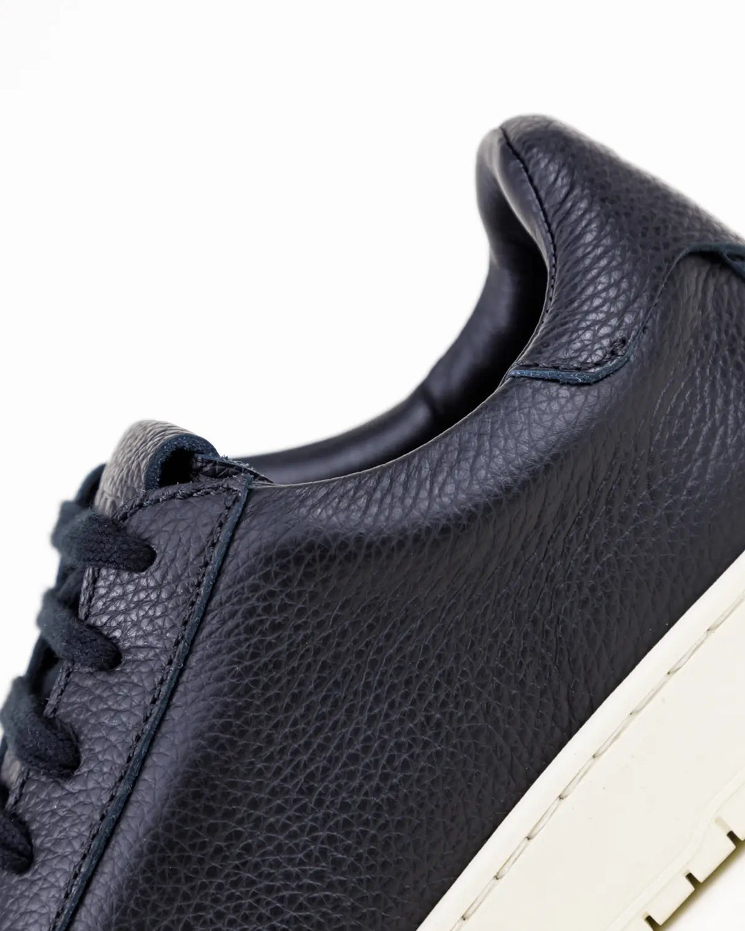 SNEAKERS GINA TOMAIA PELLE CON FINISSIMA GRANA DI COLORE NERO